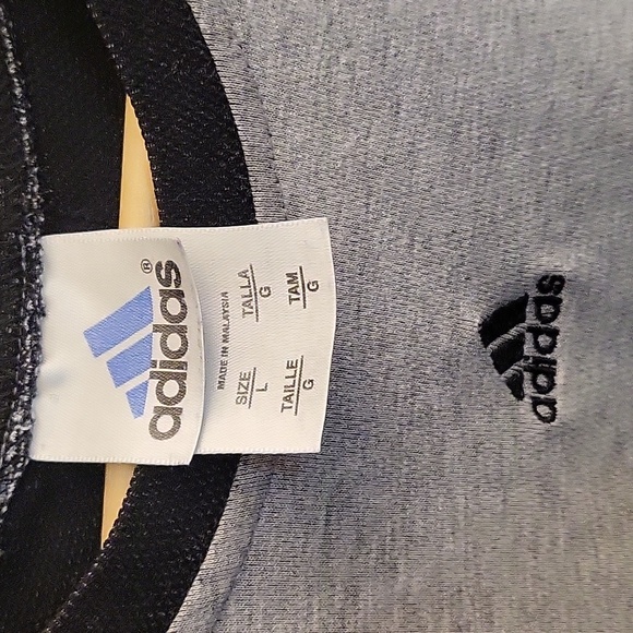 Vintage Adidas Embroidered Logo T-Shirt (L) - Picture 4 of 8